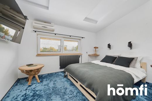 Wrocław, Lower Silesian Voivodeshipのアパートメント