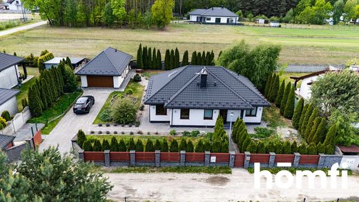 Casa de luxo - Groszowice, Radom County