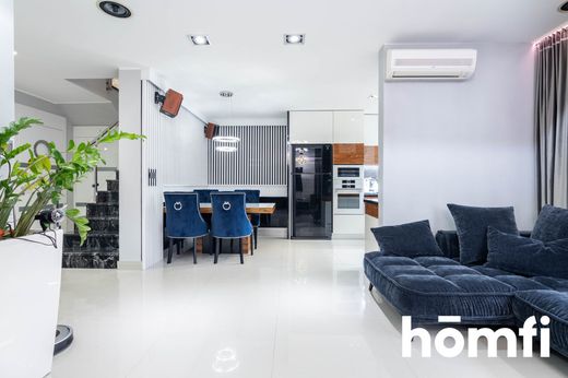 Apartment / Etagenwohnung in Ząbki, Powiat wołomiński