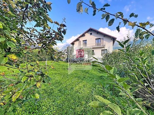 호화 저택 / Ugine, Savoy