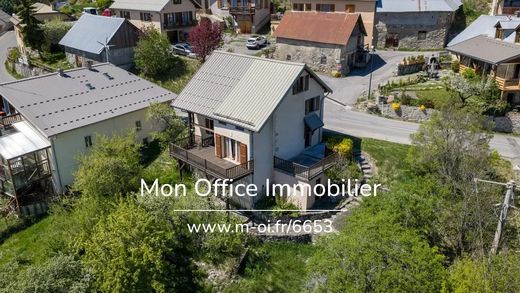 Villa in Saint-Apollinaire, Hautes-Alpes