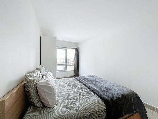 Apartment in Motte-Picquet, Commerce, Necker, Paris