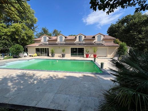 Luxury home in Châteauneuf-sur-Isère, Drôme