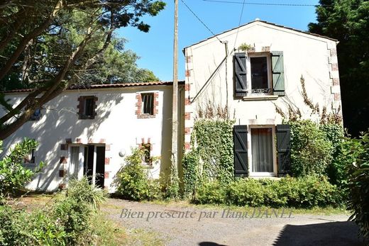 Luxury home in Les Sables-d'Olonne, Vendée