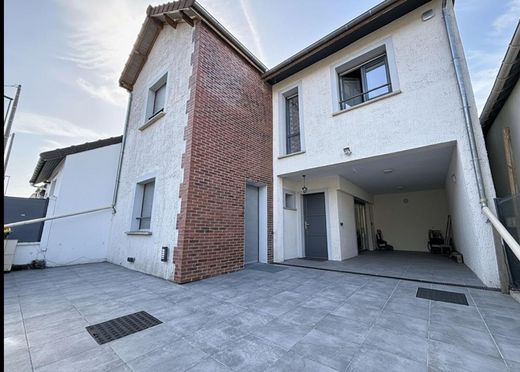 Luxus-Haus in Villejuif, Val-de-Marne