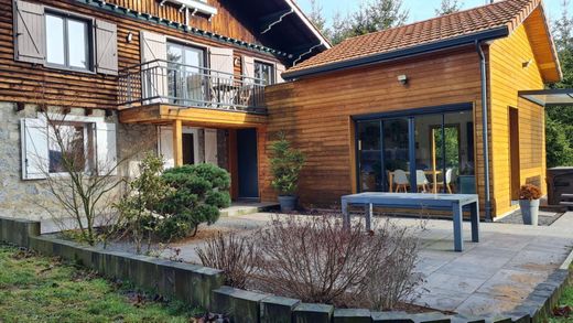 Luxury home in Saint-Genest-Malifaux, Loire