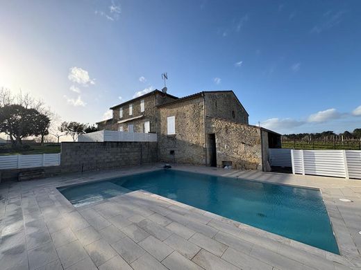 Luxury home in Sauveterre-de-Guyenne, Gironde