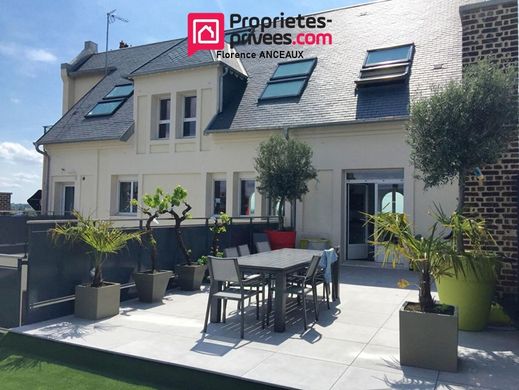 Luxe woning in Saint-Quentin, Aisne