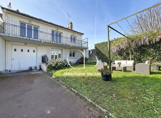 Luxury home in Villejuif, Val-de-Marne