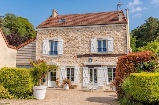 Luxury home in Oinville-sur-Montcient, Yvelines