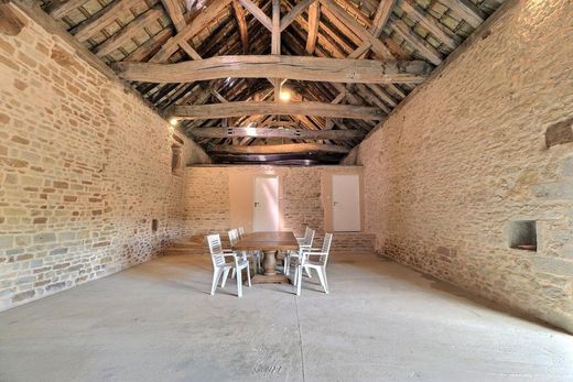 Luxury home in Azé, Saône-et-Loire