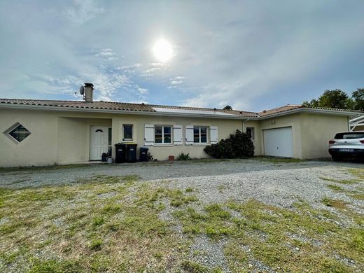 Luxury home in Cestas, Gironde