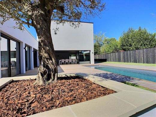 Luxe woning in Le Taillan-Médoc, Gironde