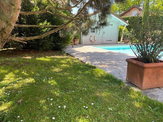 Casa de lujo en Prévessin-Moëns, Ain