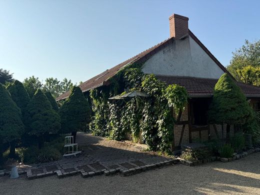 Villa in Chalon-sur-Saône, Saône-et-Loire