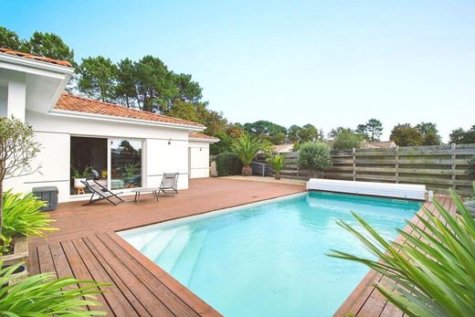 Luxury home in Arès, Gironde