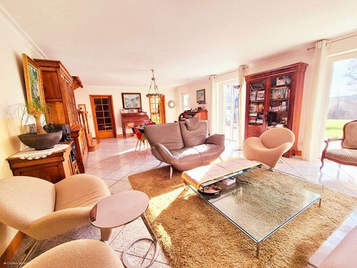 Luxury home in Cléguer, Morbihan