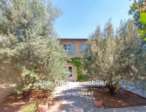 Luxury home in Vaugines, Vaucluse