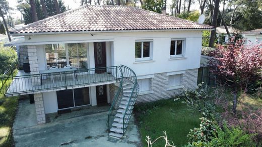 Casa de lujo en Saint-Georges-de-Didonne, Charenta Marítima
