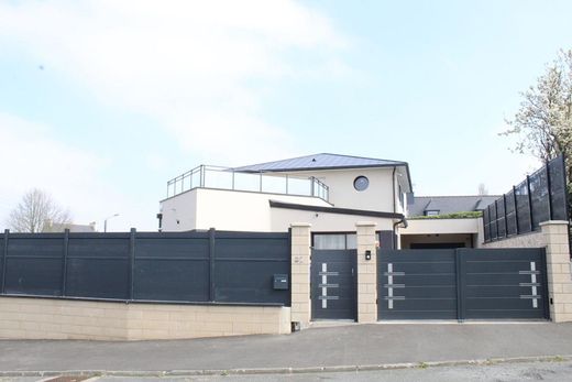 Villa in Ploufragan, Côtes-d'Armor