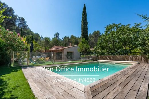 Luxury home in Simiane-Collongue, Bouches-du-Rhône