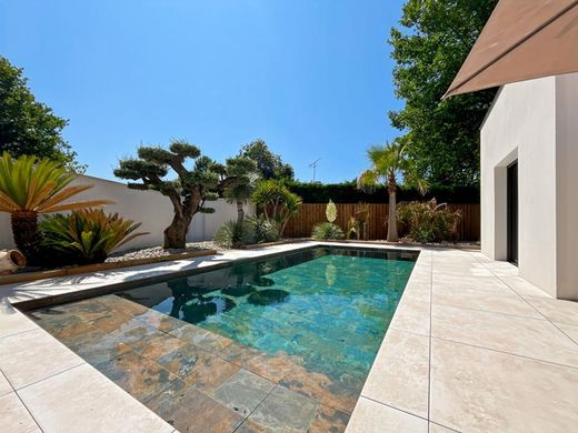 豪宅  Saint-Jean-d'Illac, Gironde