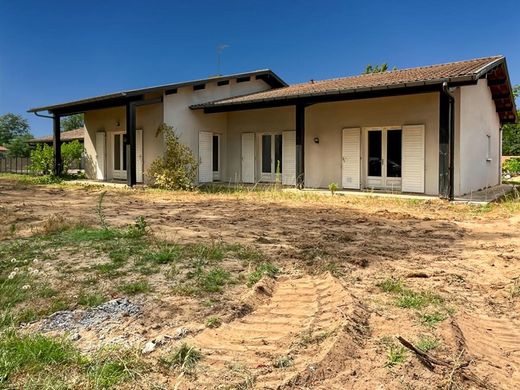Casa de lujo en Saint-Paul-lès-Dax, Landas