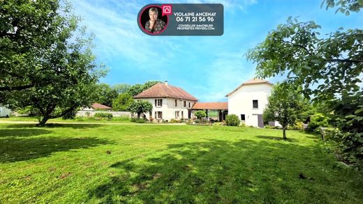 豪宅  Chimilin, Isère