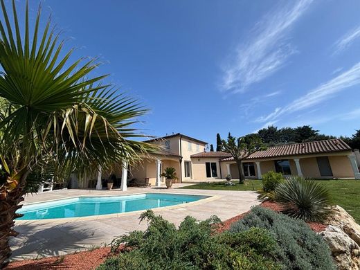 Вилла, Uzès, Gard