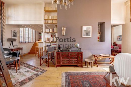 Apartment in Canal Saint Martin, Château d’Eau, Porte Saint-Denis, Paris