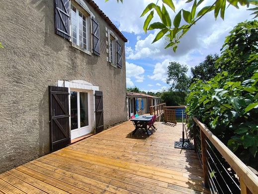 Luxury home in La Chapelle-Basse-Mer, Loire-Atlantique