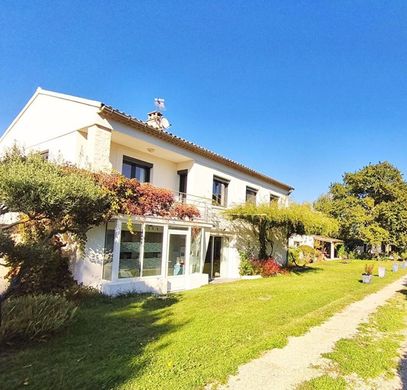 Luxury home in Le Thor, Vaucluse