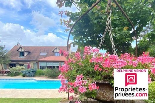 Villa in Châteauneuf-sur-Loire, Loiret