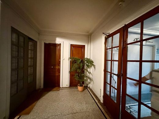 Piso / Apartamento en Montmartre, Abbesses, Grandes-Carrières, Paris