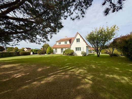 Luksusowy dom w Cairon, Calvados