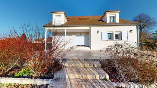 Luxus-Haus in Rozay-en-Brie, Seine-et-Marne