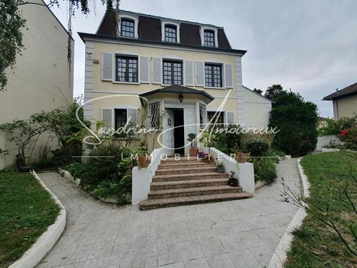 Luxe woning in Argenteuil, Val d'Oise