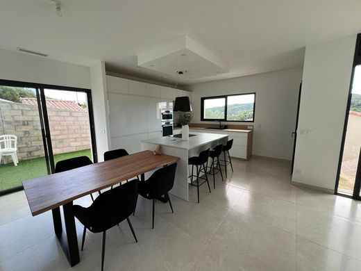 Villa a Clermont-l'Hérault, Hérault