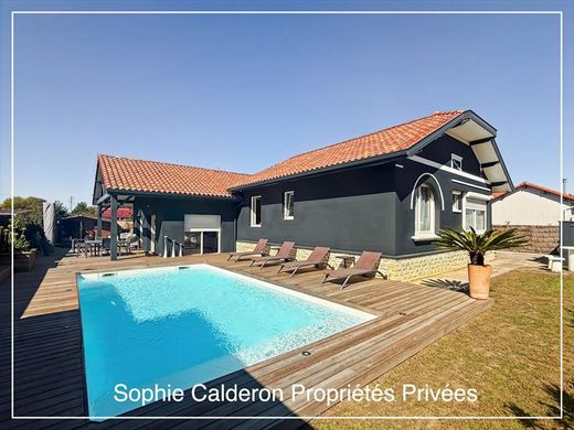 Luxury home in Narrosse, Landes