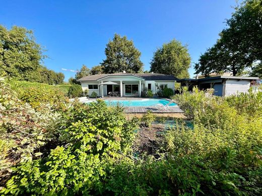 Luxury home in Martignas-sur-Jalle, Gironde