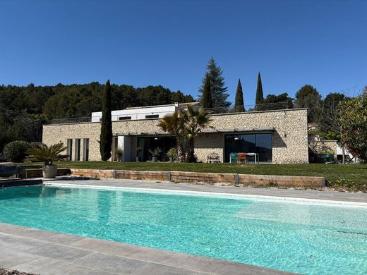 Luxury home in Pernes-les-Fontaines, Vaucluse