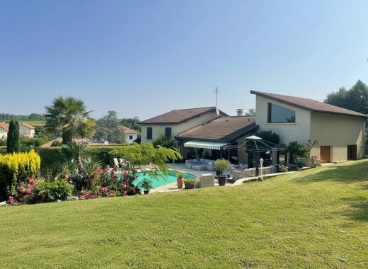 Maison de luxe à Sathonay-Village, Rhône