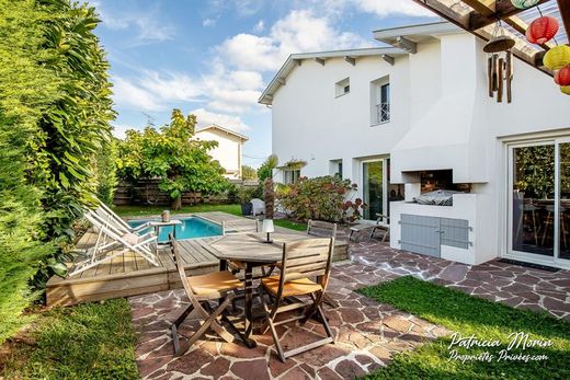 Casa de lujo en Saint-Paul-lès-Dax, Landas