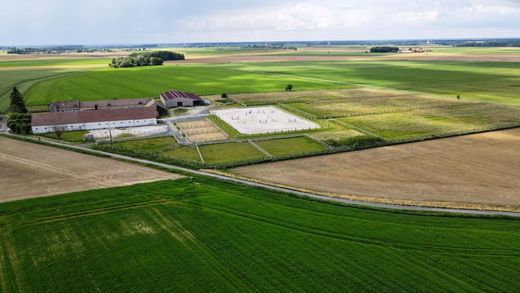 Rural or Farmhouse in Nangis, Seine-et-Marne