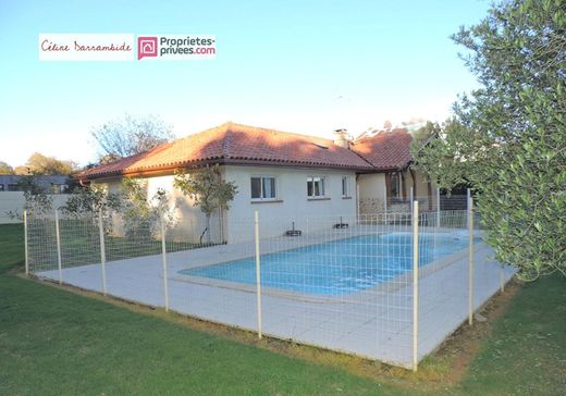 Luxury home in Villenave, Landes