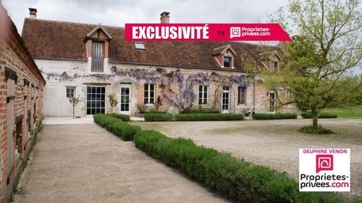 Luxury home in Sigloy, Loiret