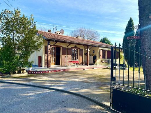 Luxury home in Mérignac, Gironde