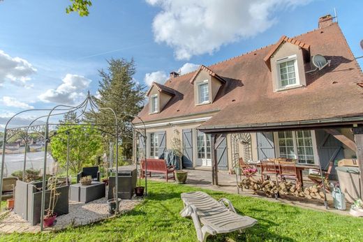 Luxury home in Gaillon-sur-Montcient, Yvelines