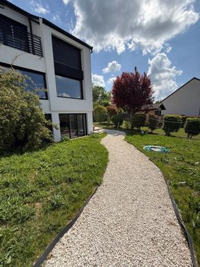 Luxury home in Villiers-Saint-Fréderic, Yvelines