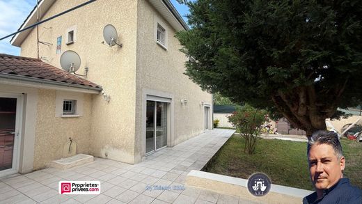 Casa di lusso a Vénissieux, Rhône